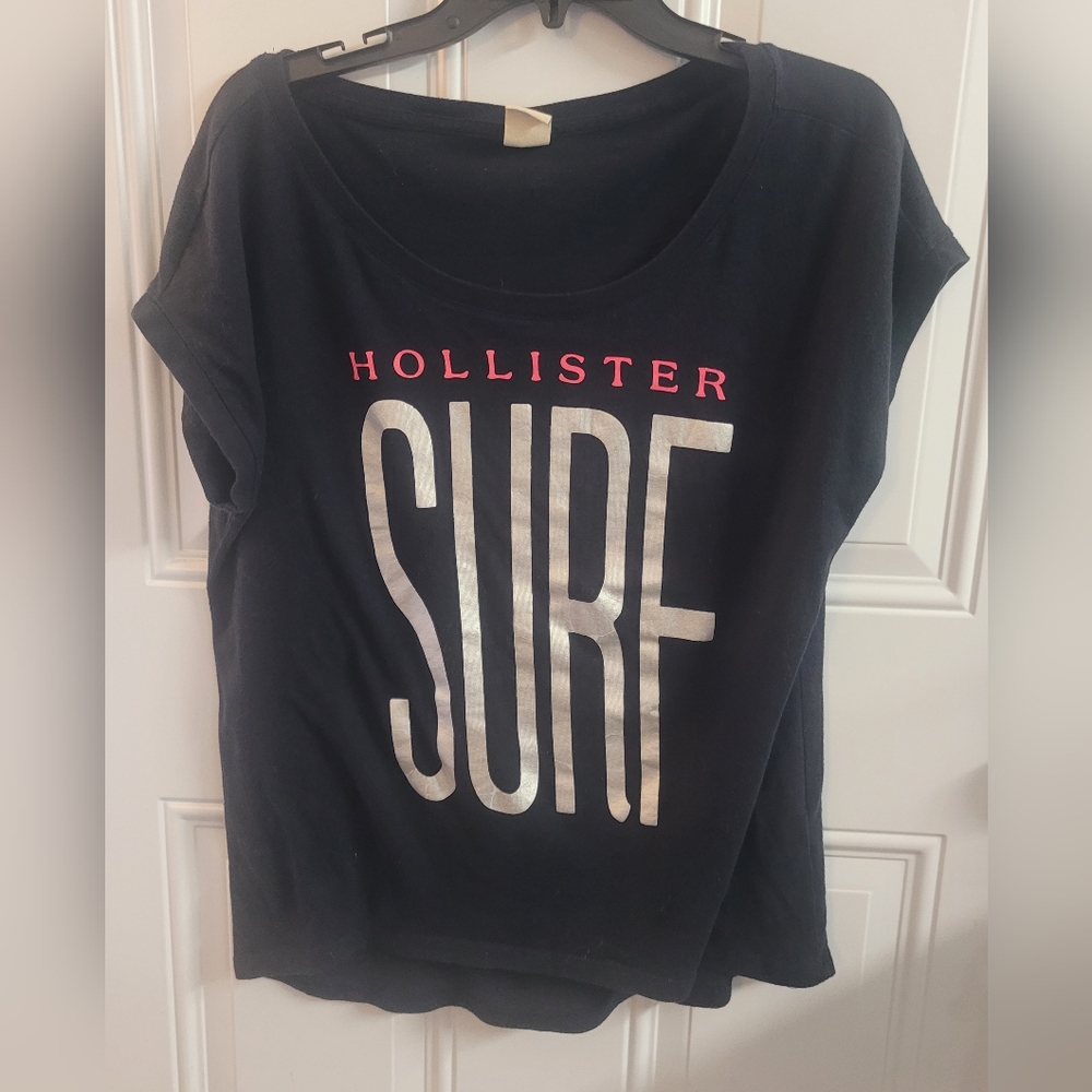 Hollister T-shirt Black with silver logo